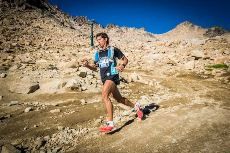 Ezequiel Pauluzak, bajando del Catedral rumbo al triunfo en la etapa 1. Foto: Organización