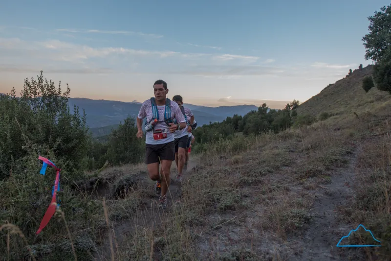Reyes liderando el pack de 4 en el Km 18. Foto: Rodrigo Lizama | Trail Running Argentina