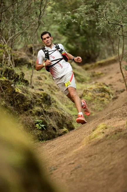 Gustavo Reyes en carrera. Foto: Jordi Saragossa - www.saragossa.cat